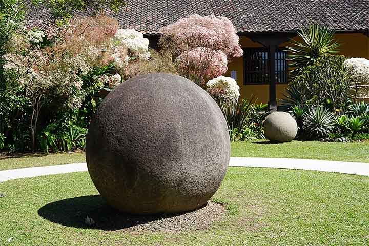 ¿Quién esculpió las gigantescas esferas de piedra de Costa Rica?