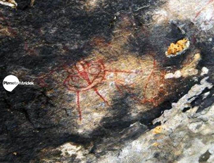 Crípticas pinturas rupestres de alienígenas y OVNIs en la India y otras partes del mundo