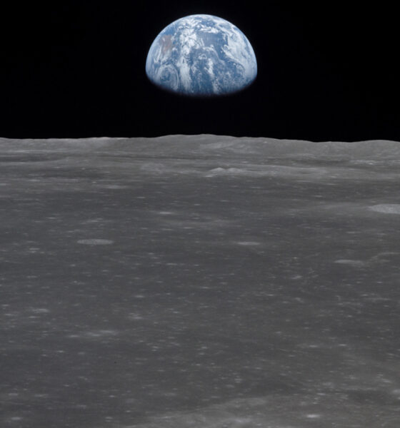 ¿Es la Tierra un "Planeta Prisión" y la Luna un "puesto de observación"?