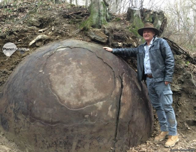 Una enigmática esfera de piedra hallada en Bosnia podría ser la clave de una antigua civilización 