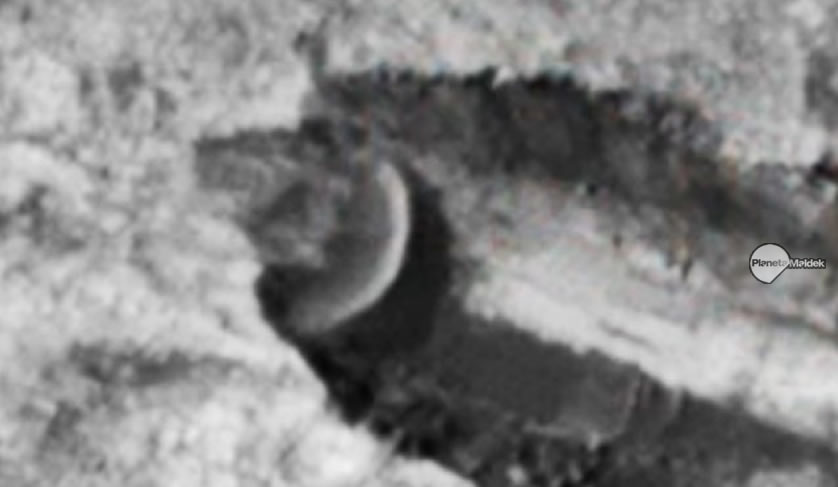 ¿Es esto un platillo volador estrellado en Marte?