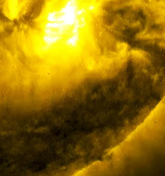 Misterioso objeto emerge del Sol y NASA lo oculta