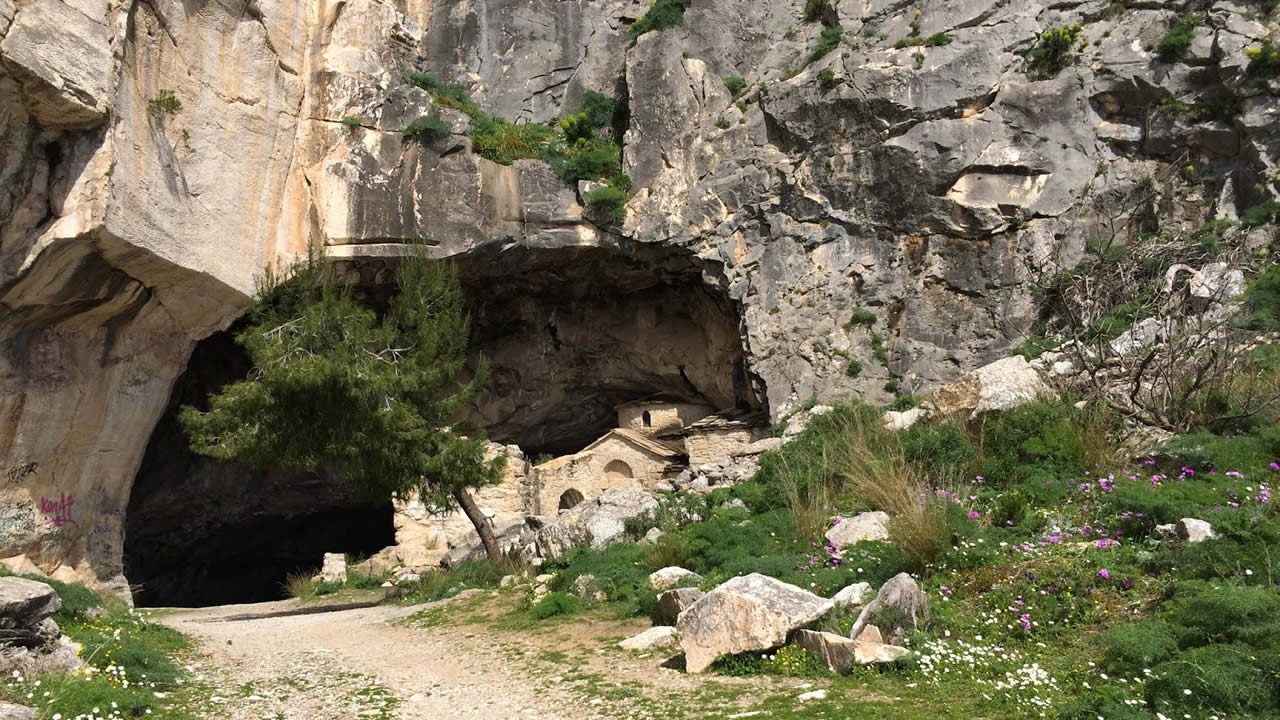 El enigma de la cueva de Penteli: un lugar de fenómenos inexplicables desde la antigüedad