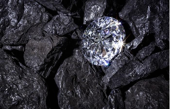 Diamantes brotan como manantial del interior de la Tierra