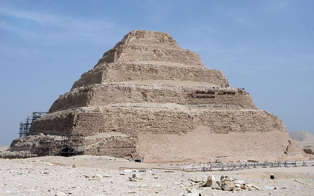 Pirámide escalonada de Djoser. Imagen: Pixabay / DEZALB