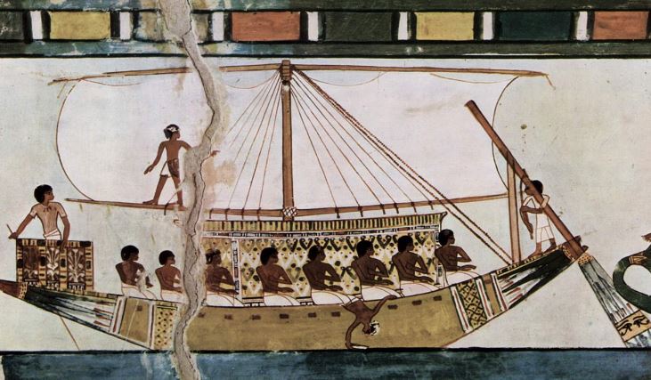 Barco egipcio: representación más antigua del mundo de un timón de dirección montado en la popa (c. 1420 a. C.). Los antiguos egipcios tenían conocimiento de la construcción de velas