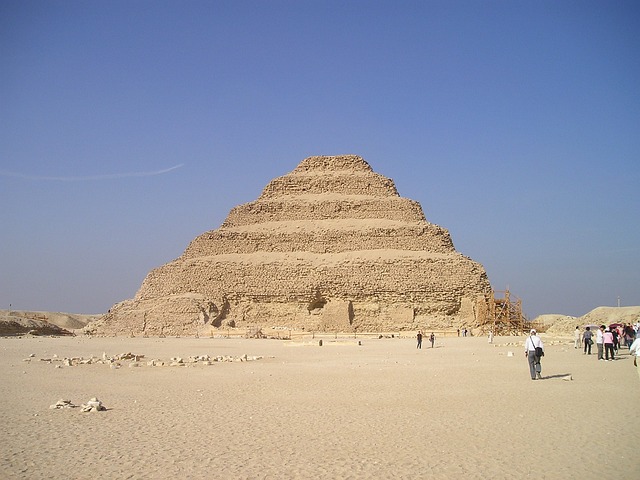 Pirámide escalonada en Egipto