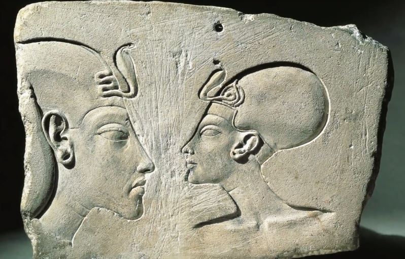 Nefertiti y Akenatón